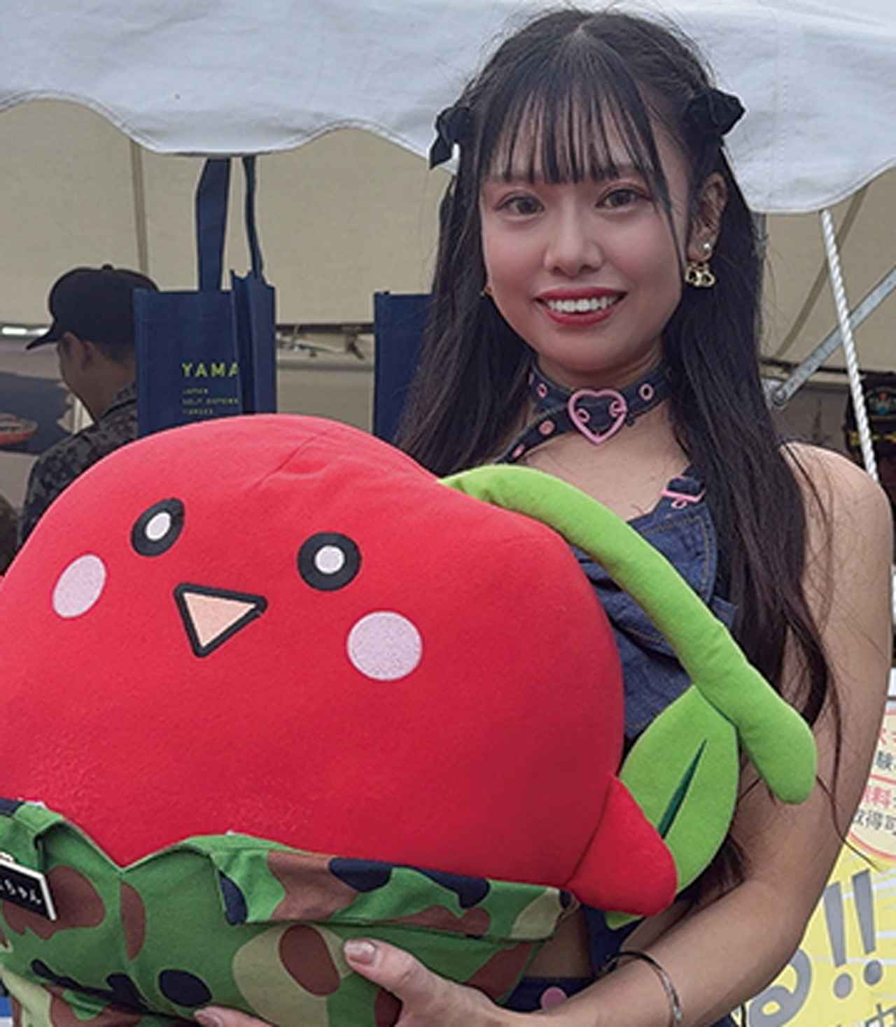 画像: 佐藤文香氏　山形県出身。毎週金曜日17～19時の放送でパーソナリティーを担当。モデルや配信者としても活動中