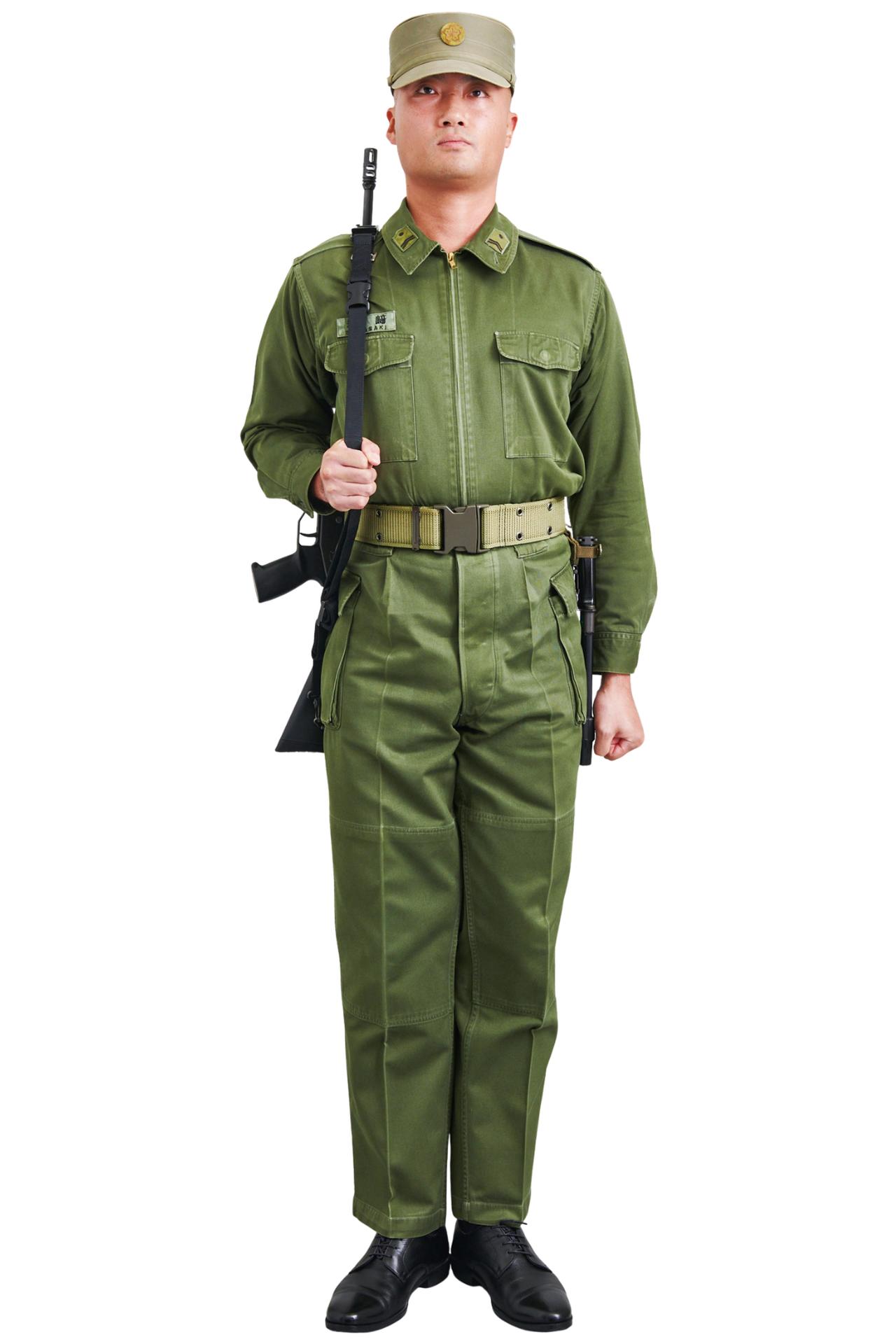 画像4: 【音声付き】自衛官が小銃やけん銃を扱うときの号令。「になえ 銃」ってどんなポーズ？