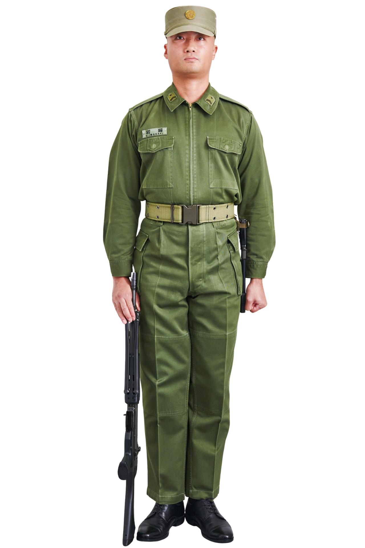 画像1: 【音声付き】自衛官が小銃やけん銃を扱うときの号令。「になえ 銃」ってどんなポーズ？