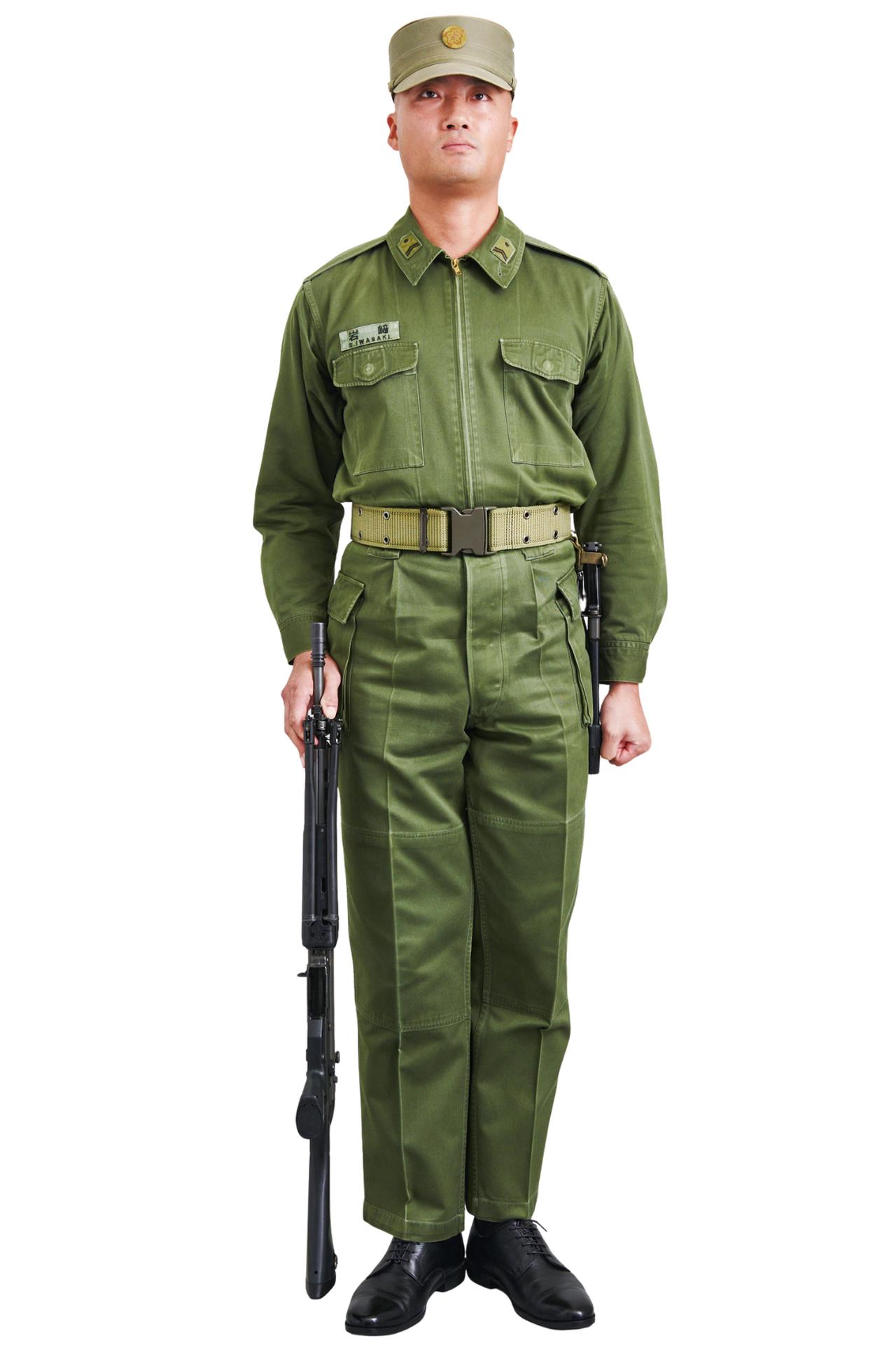 画像6: 【音声付き】自衛官が小銃やけん銃を扱うときの号令。「になえ 銃」ってどんなポーズ？