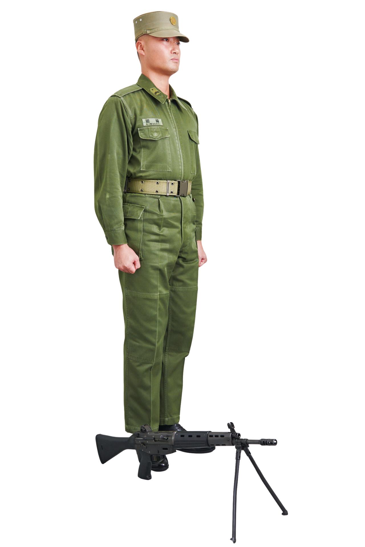 画像7: 【音声付き】自衛官が小銃やけん銃を扱うときの号令。「になえ 銃」ってどんなポーズ？