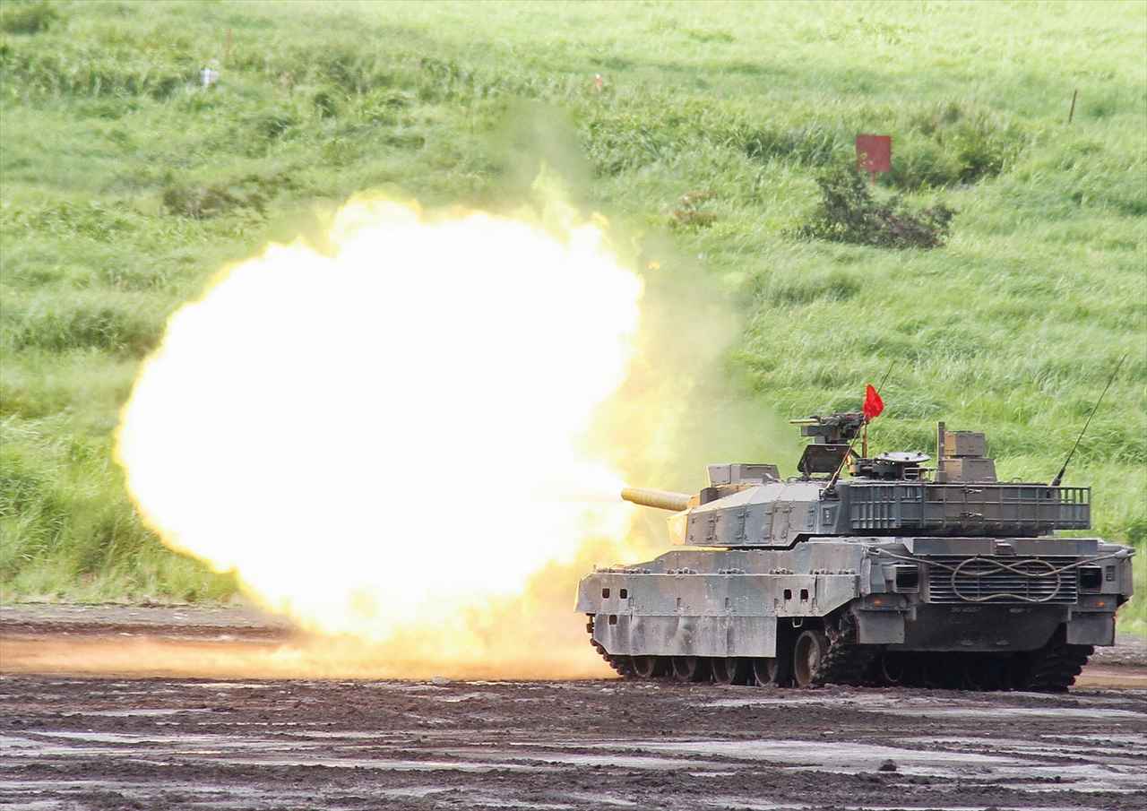 画像: 砲手 前方 装甲車 対榴 射て