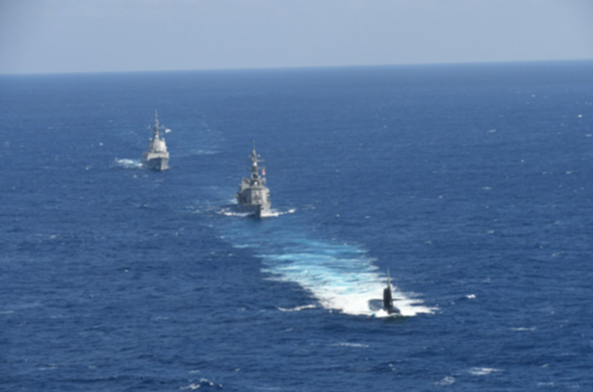 画像: 海自の潜水艦、護衛艦などとオーストラリア海軍の駆逐艦との間で各種戦術訓練が行われた