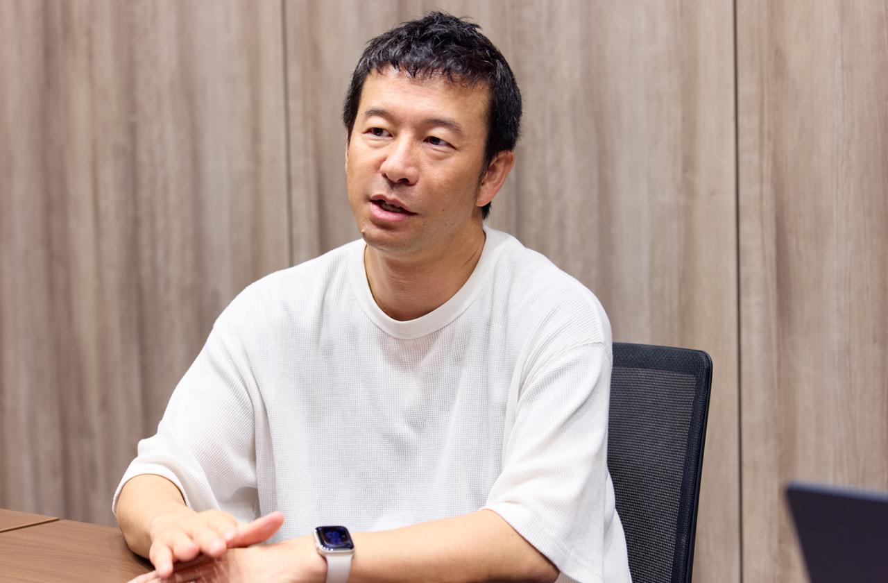 画像: 組織を横断して情報が行き来するハブ