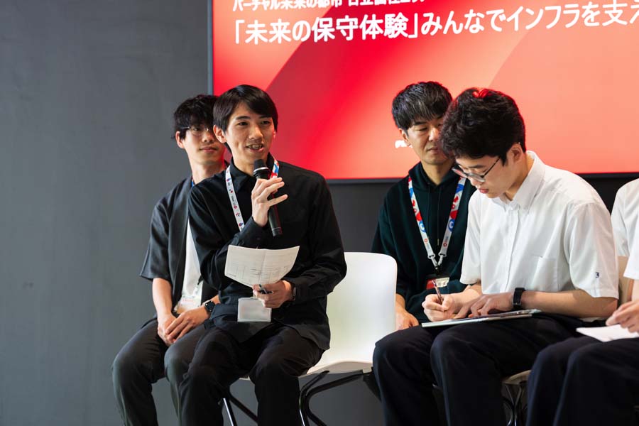 画像: 対談には研究者・デザイナーも参加し、高校生たちの柔軟な意見に耳を傾けた