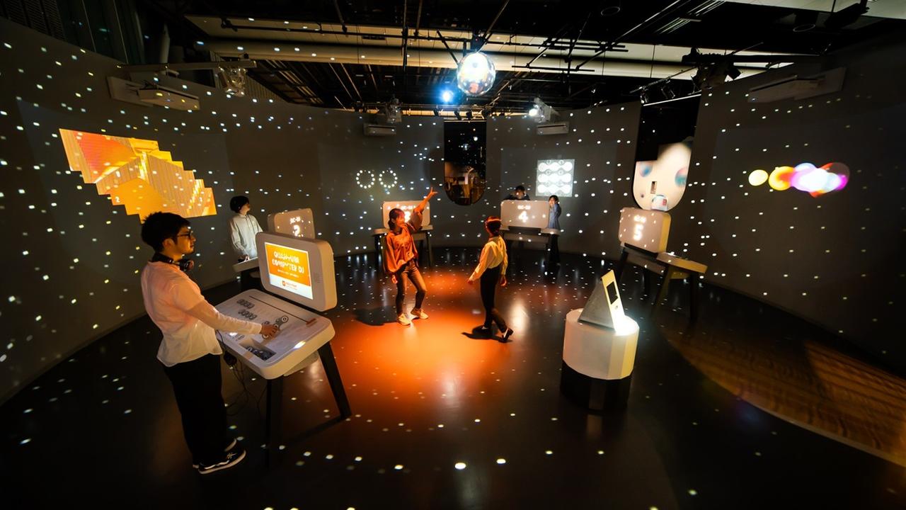 画像: 量子コンピュータ・ディスコ | 日本科学未来館 (Miraikan)