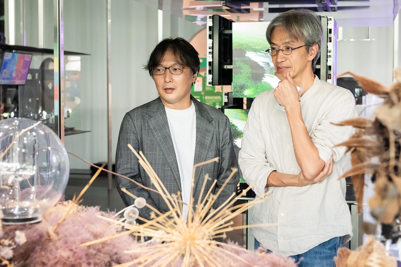 画像: 日本科学未来館の「計算機と自然」をテーマにした展示を見ながら、科学技術の可能性を考えた