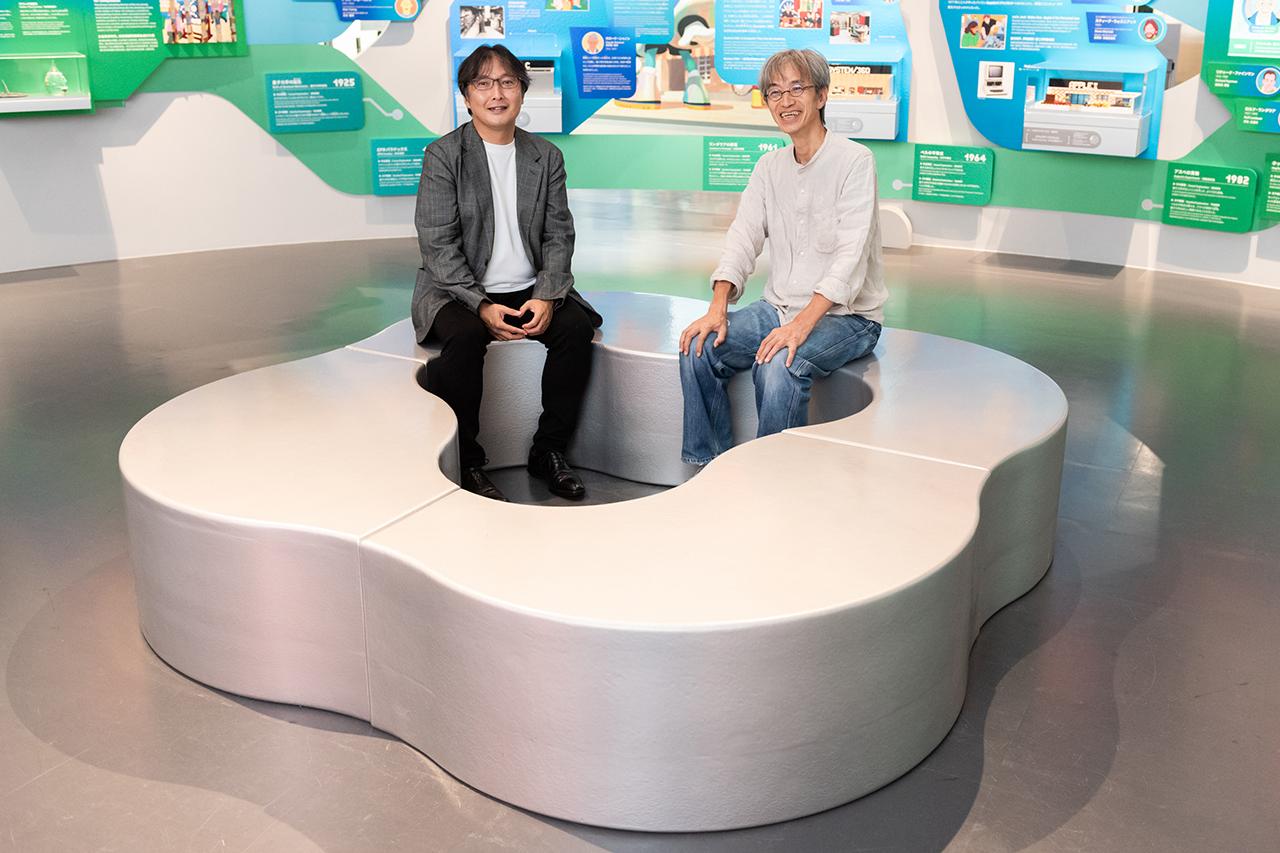 画像: 量子の軌道をモチーフにした椅子。量子を体で感じてもらおうというアイデアの産物だ