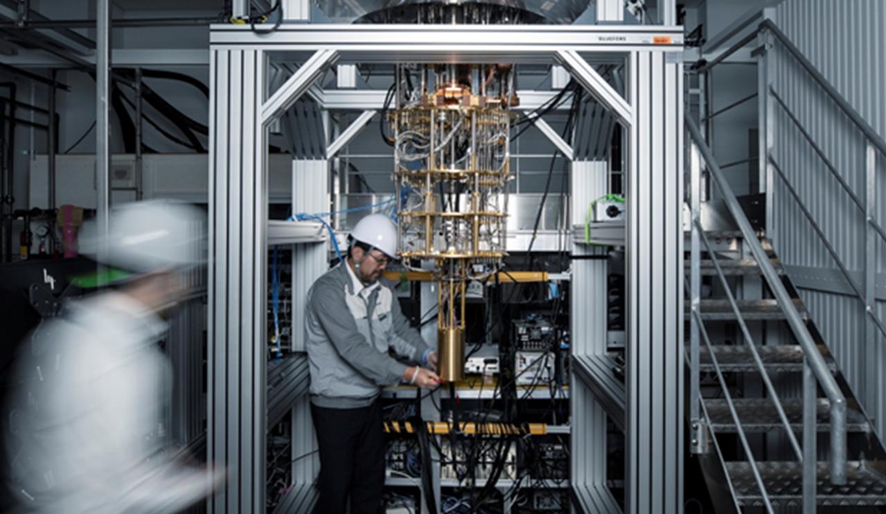 画像: シリコン量子コンピューティング:研究開発:日立