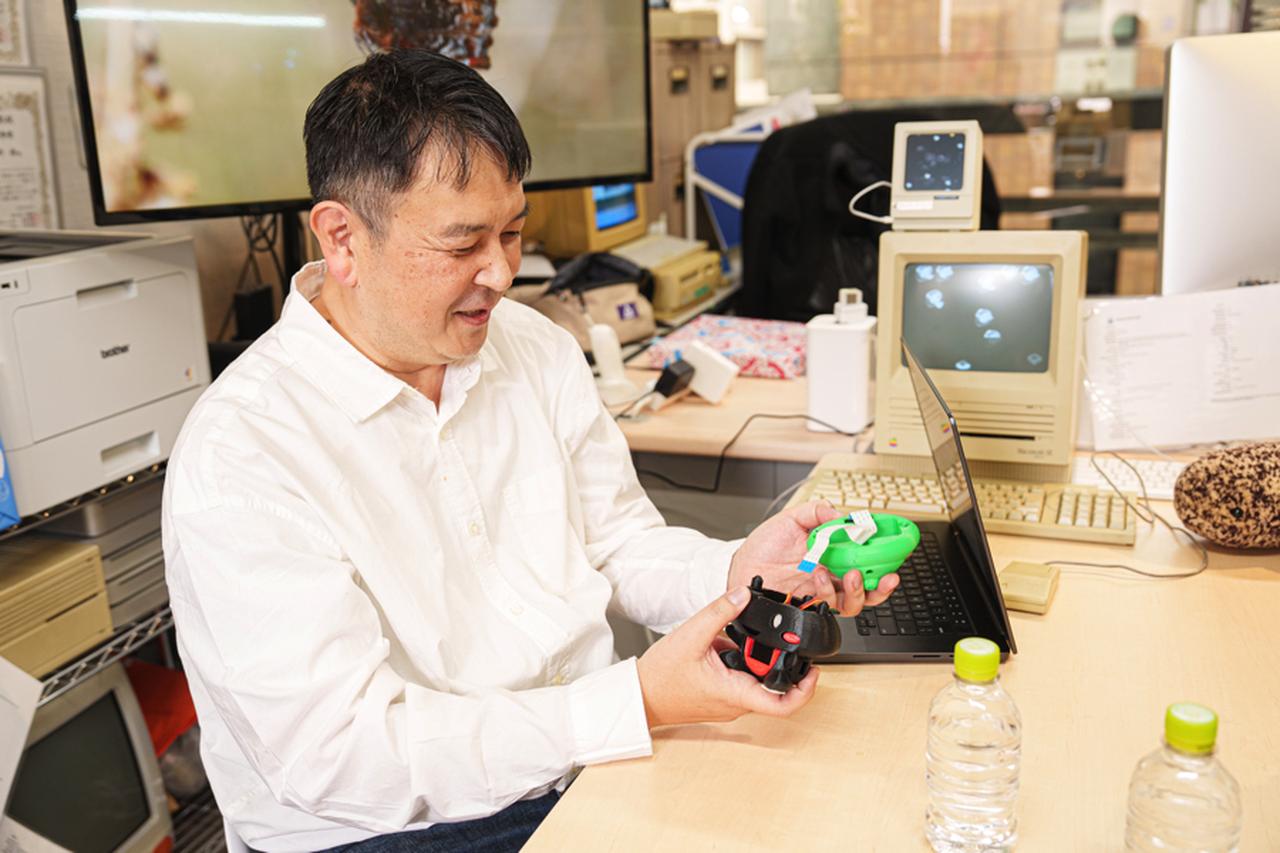 画像: 学生たちにはソフトウェア開発のプロセスを体感してほしい、と語る水野さん