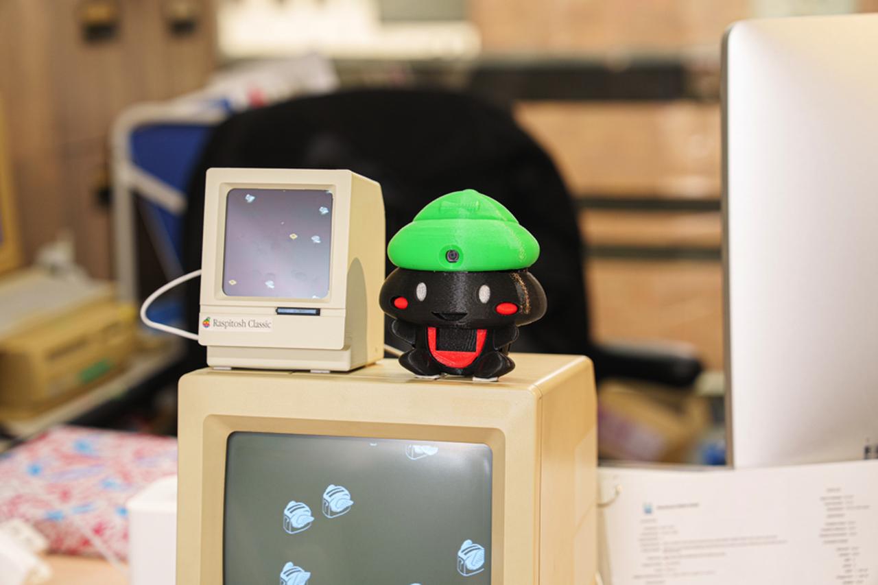 画像: あくあたんの造形はアクアテリウムで飼っていたイモリが原型。タニシを頭に乗せている