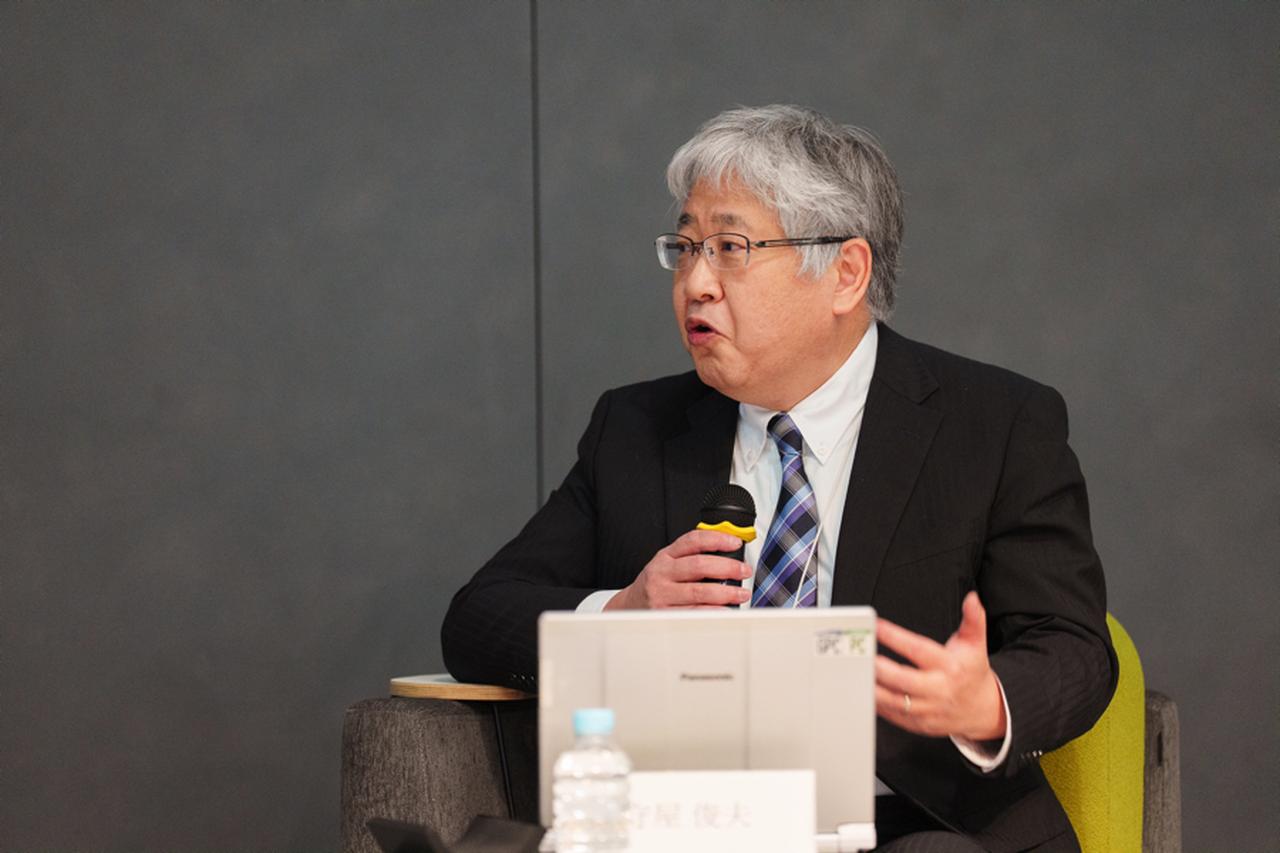 画像: 囲碁AIの話題から、人とAIが情報を共有するための「記号接地」の可能性について問う守屋