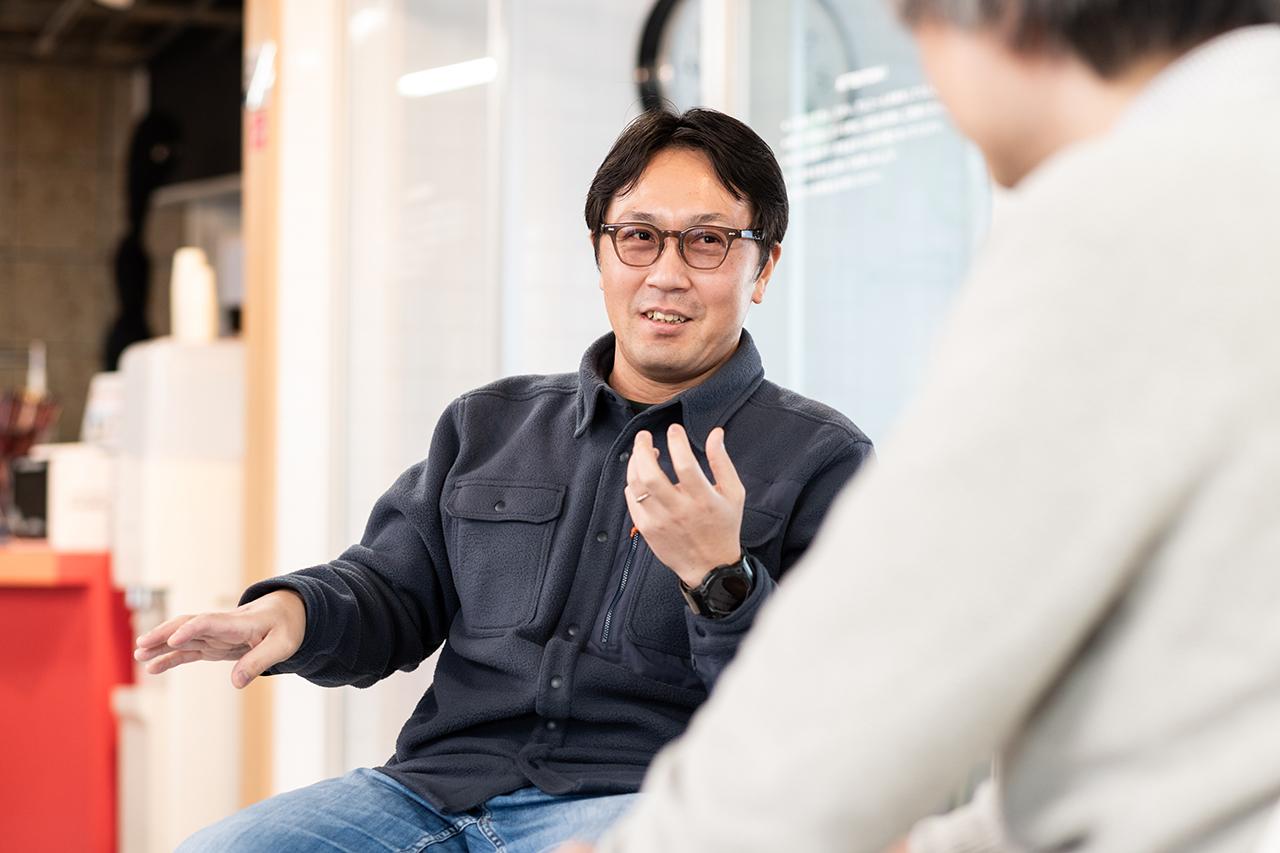 画像: さまざまなメディアで「極地」の体験を語ってきた村上さん。ヒマラヤ登山中にラジオに出演したこともあるという