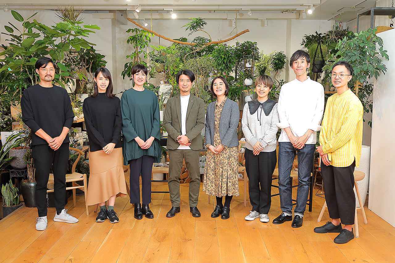 画像: 左から、日立製作所 佐藤知彦、關舞、日野水聡子、助口聡、高田芽衣／株式会社アクタス 岡田夕起さん、徳増和司さん、野口礼さん
