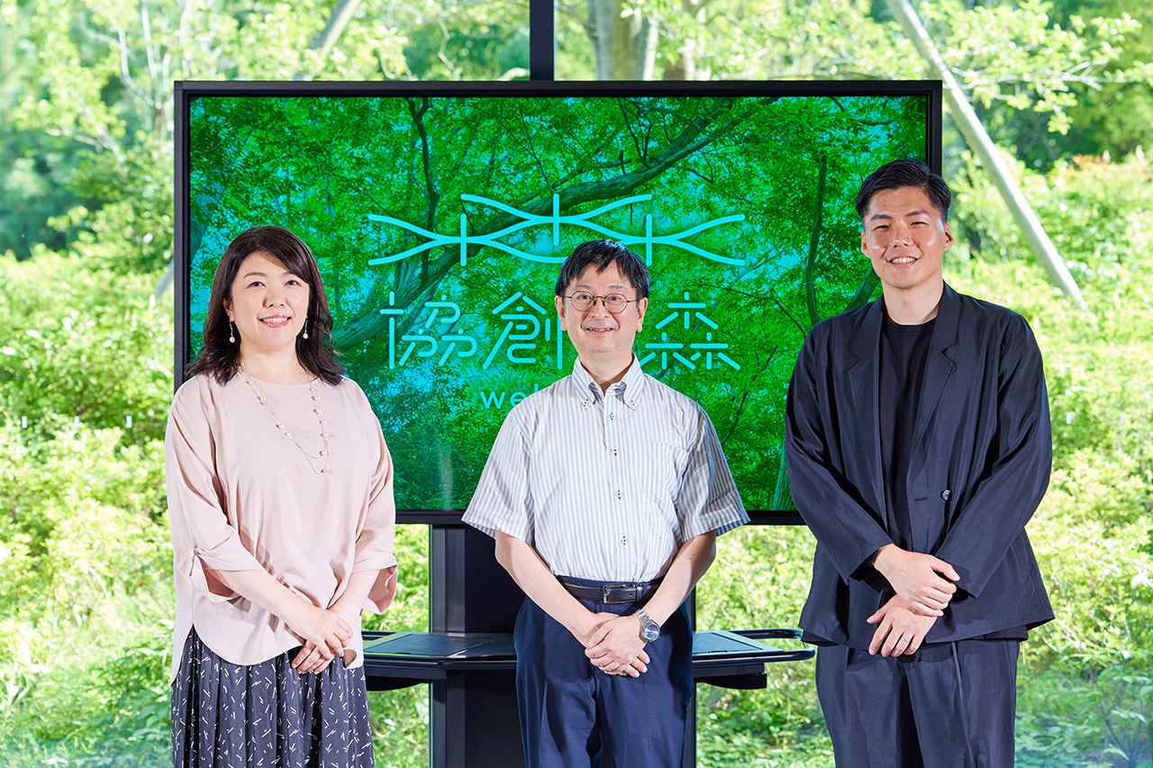 画像: 左から、日立製作所 佐藤暁子、慶應義塾大学教授 國領二郎さん、ナビゲーターの日立製作所 高田将吾