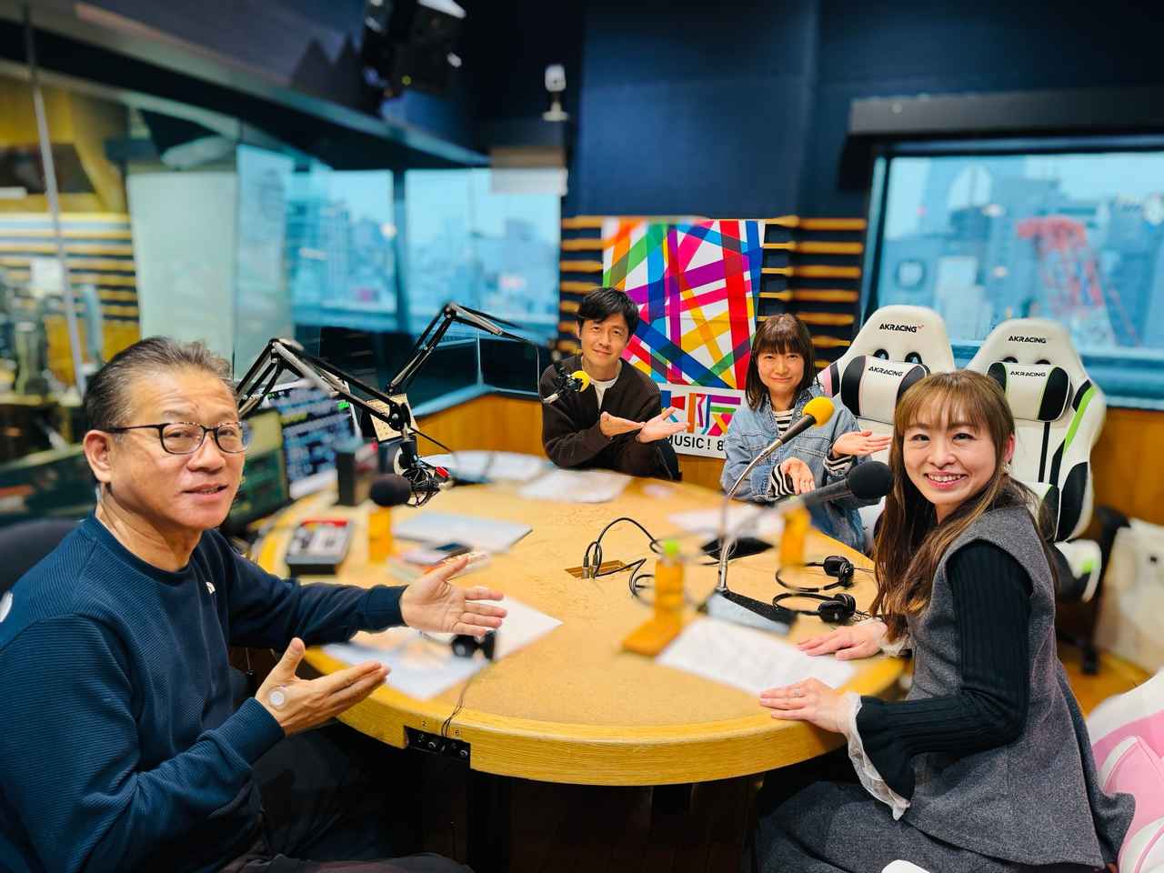 画像2: 日曜6時15分からは「U.K.とヒロの世のため後のためラジオ」。