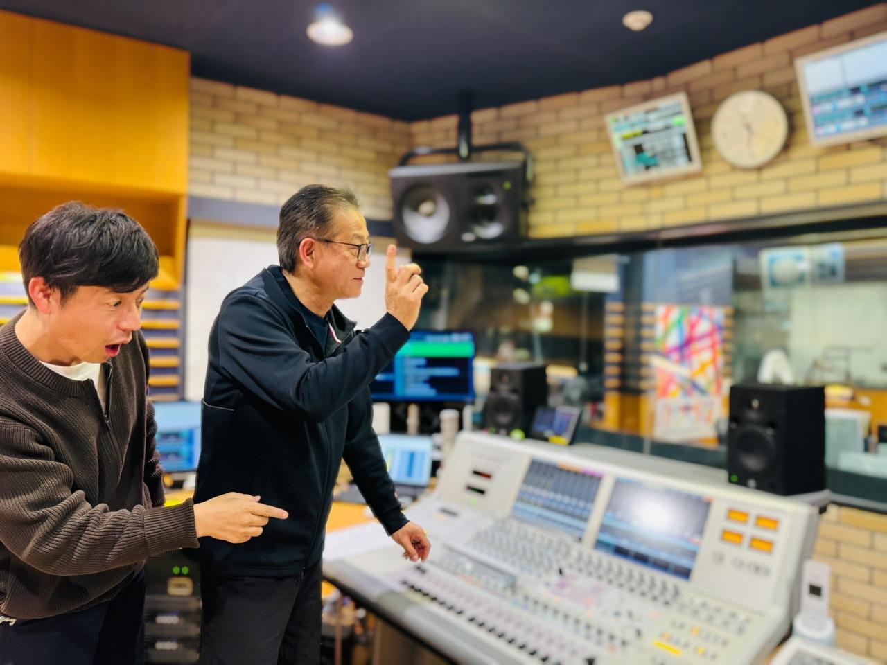 画像1: 日曜6時15分からは「U.K.とヒロの世のため後のためラジオ」。