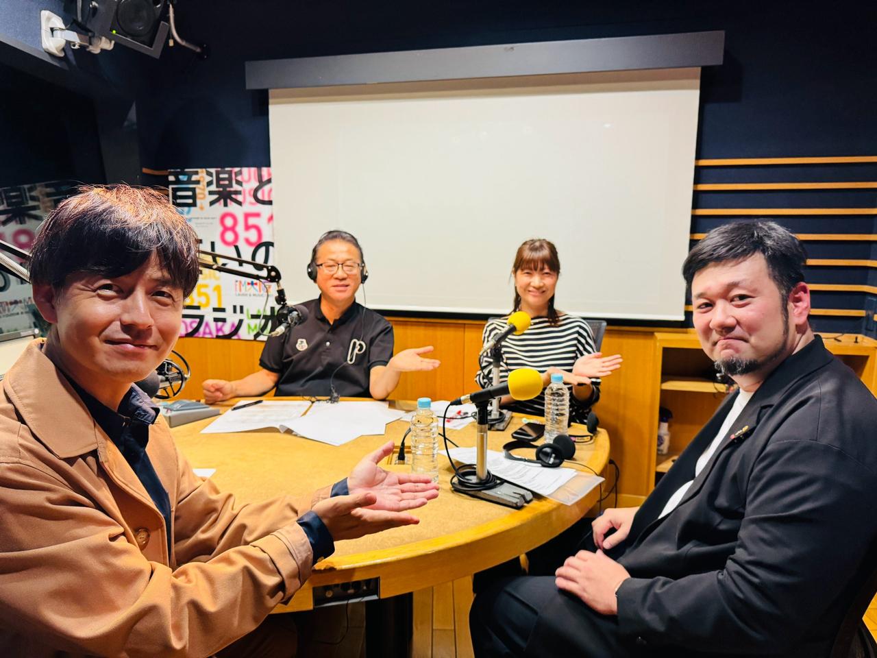 画像2: 日曜6時15分からは「UKとヒロの世のため後のためラジオ」。