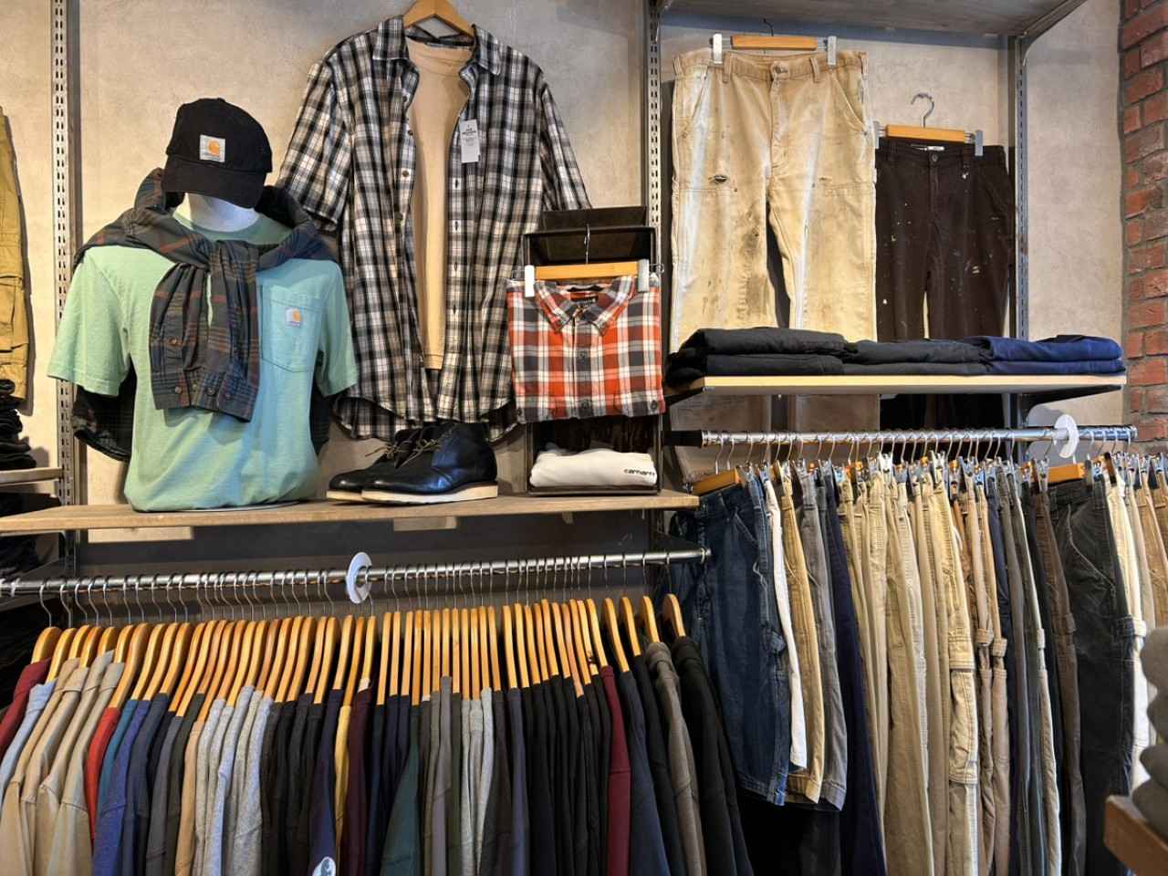 画像3: 古着屋JAM京都四条店 | ガラス張りの開放的なお店でアメカジ古着探し