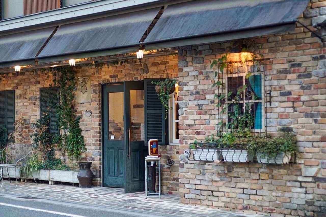 画像3: 恵文社一乗寺店 | 美しい空間にゆるやかに並べられた本のなかから、特別な一冊と出会う