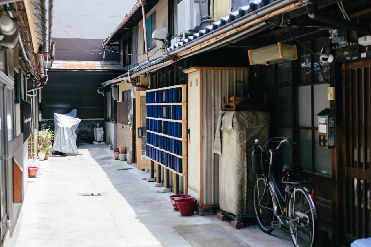 画像3: hoka books | 路地の奥にたたずむちいさな古民家で、世界が広がる本に出会う