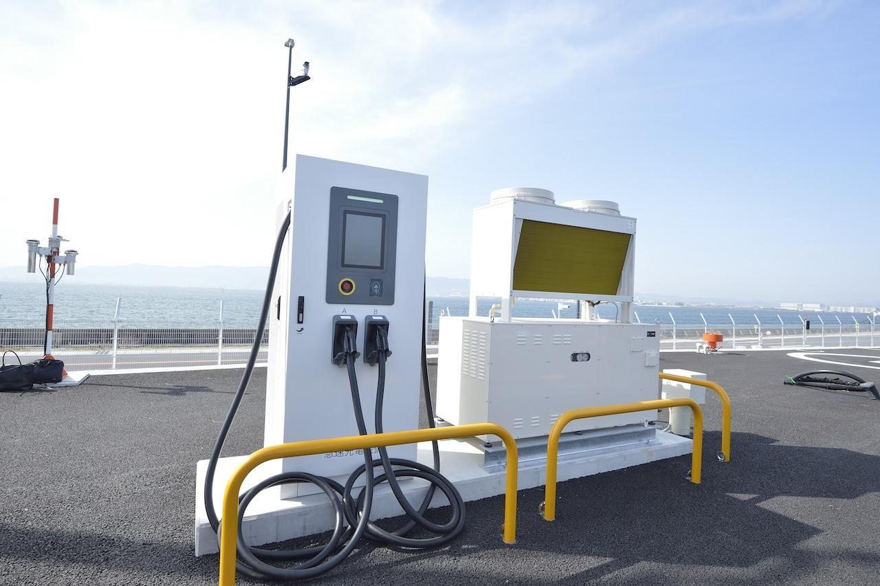 画像: 関西電力が株式会社SkyDriveの機体用に開発した超急速充電設備
