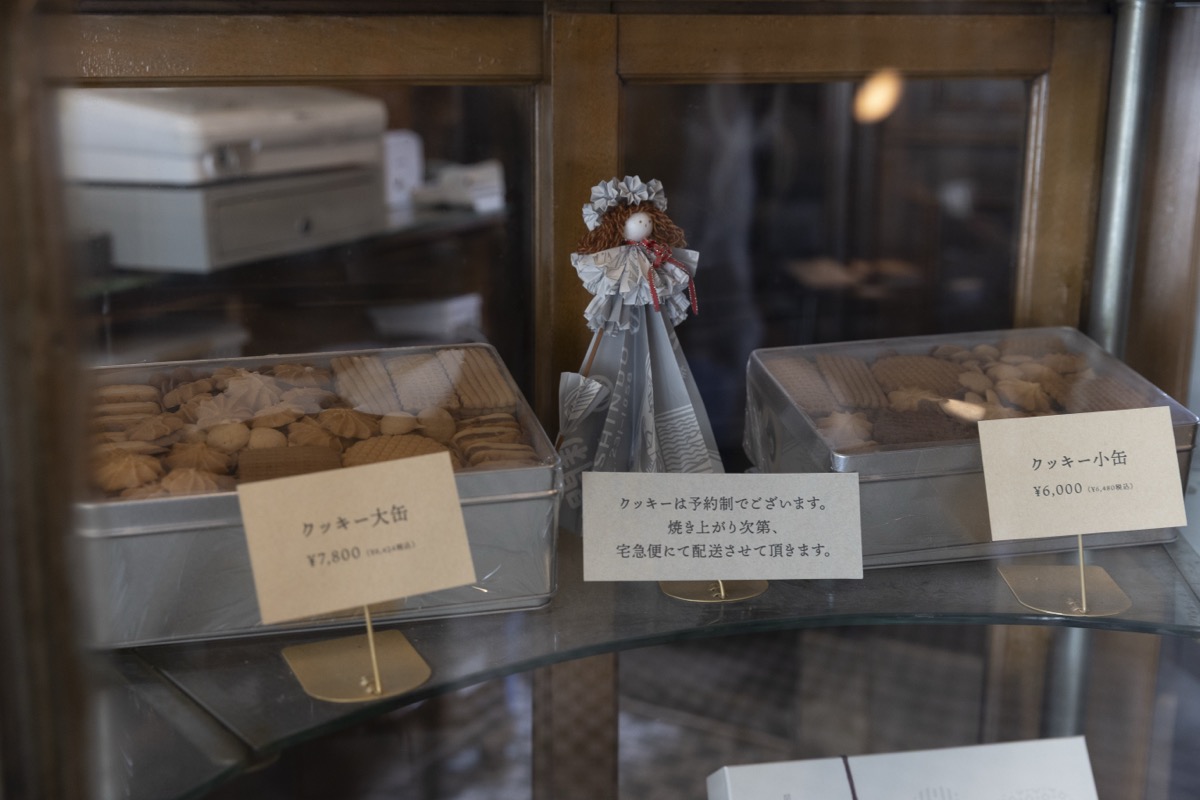 画像: クッキー大缶 8,424円、クッキー小缶 6,480円