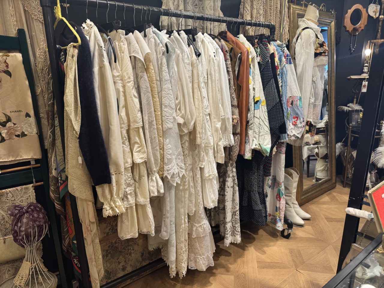 画像8: 多様な文化が根付く街・神戸の古着屋4選。アメカジからY2Kまでおすすめ店をご紹介