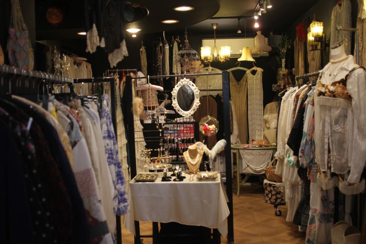 画像9: 多様な文化が根付く街・神戸の古着屋4選。アメカジからY2Kまでおすすめ店をご紹介