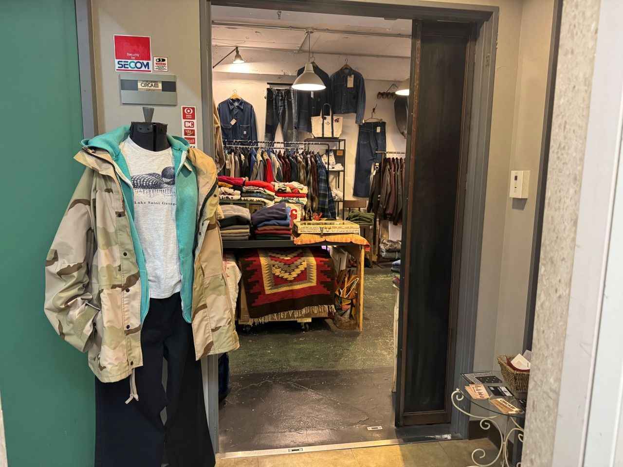画像1: 多様な文化が根付く街・神戸の古着屋4選。アメカジからY2Kまでおすすめ店をご紹介