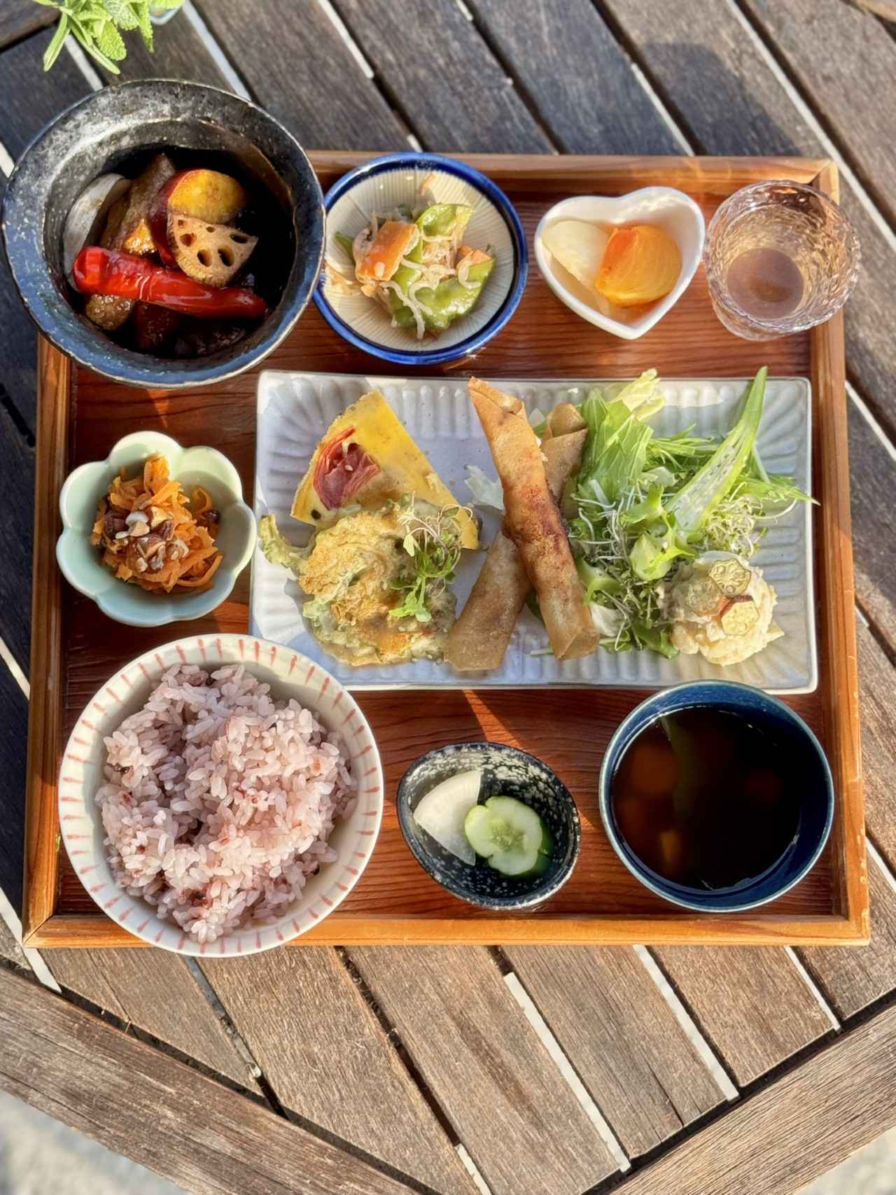 画像3: ⑫Cafe Samanala Garden|龍王山を望むテラスで、季節の恵みを味わう