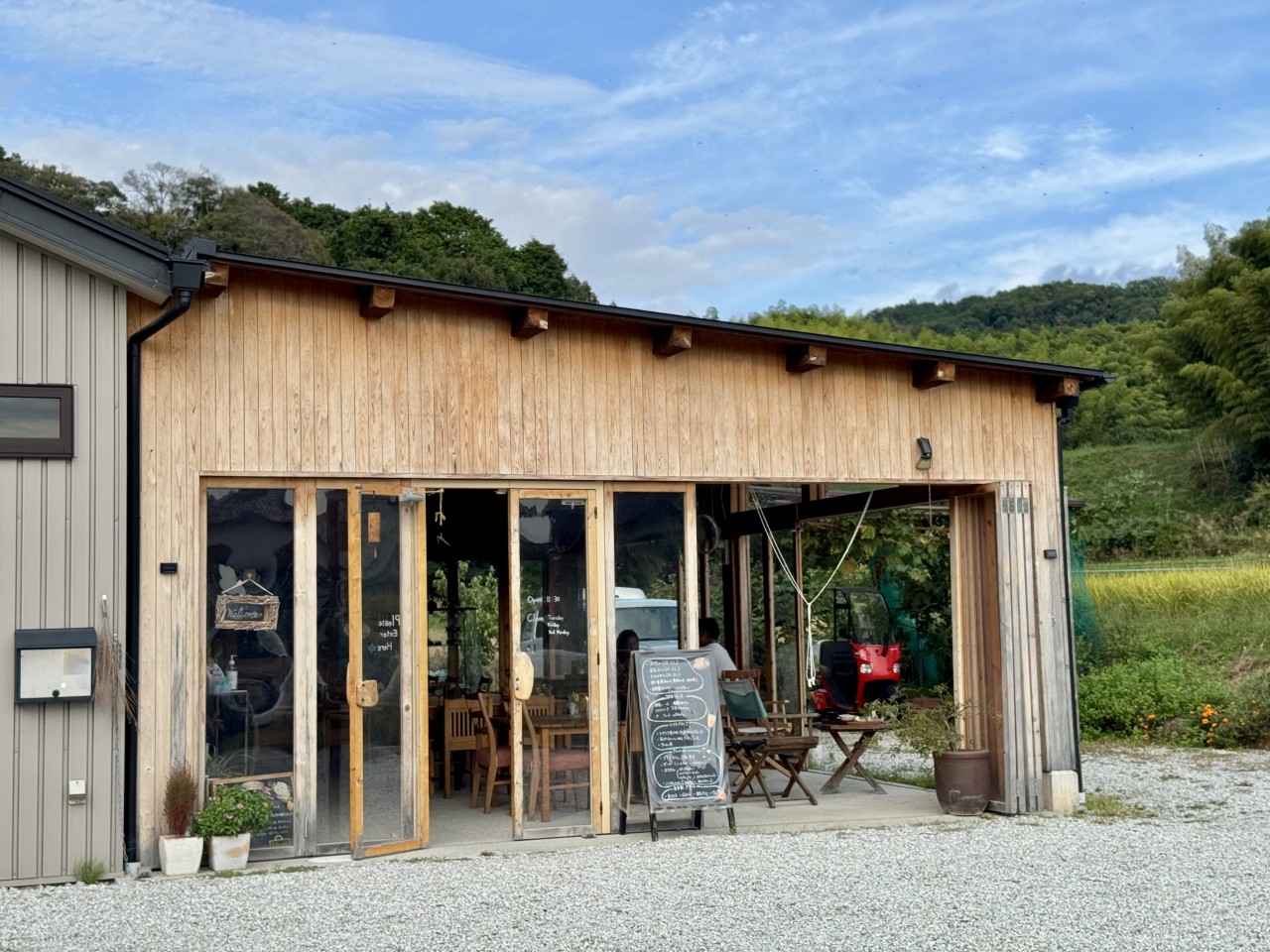 画像2: ⑫Cafe Samanala Garden|龍王山を望むテラスで、季節の恵みを味わう