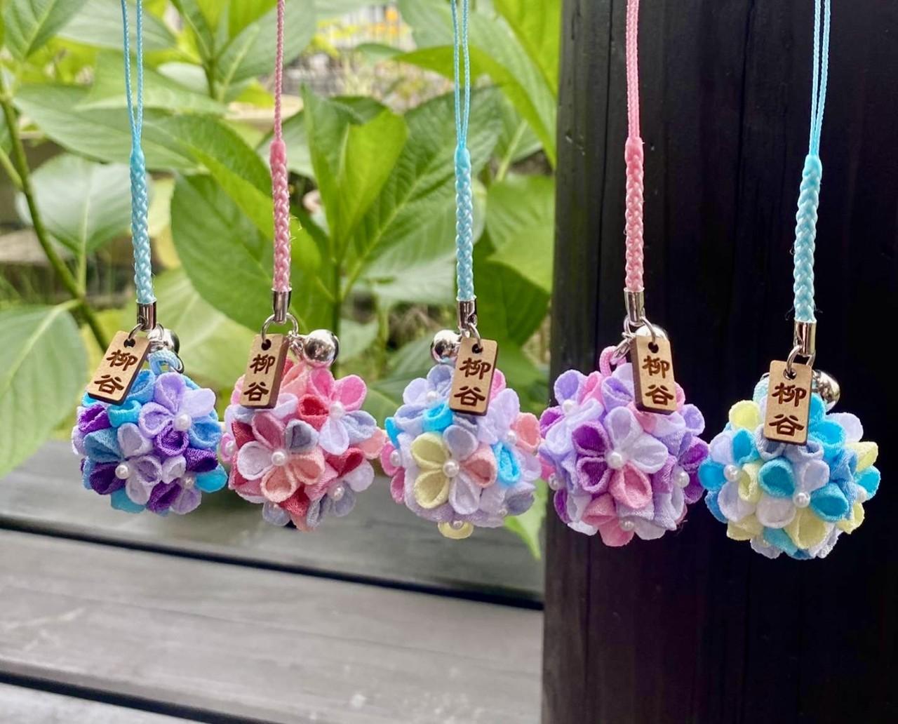 画像1: 柳谷観音 楊谷寺|紫陽花のつまみ細工がかわいい!「花手水おまもり」