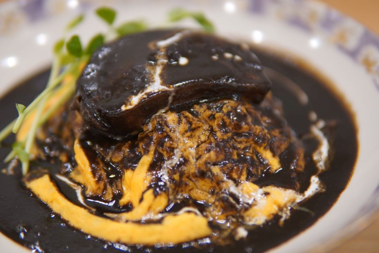 画像: 「絶品‼タンシチューのとろとろオムライス」（1,880円）