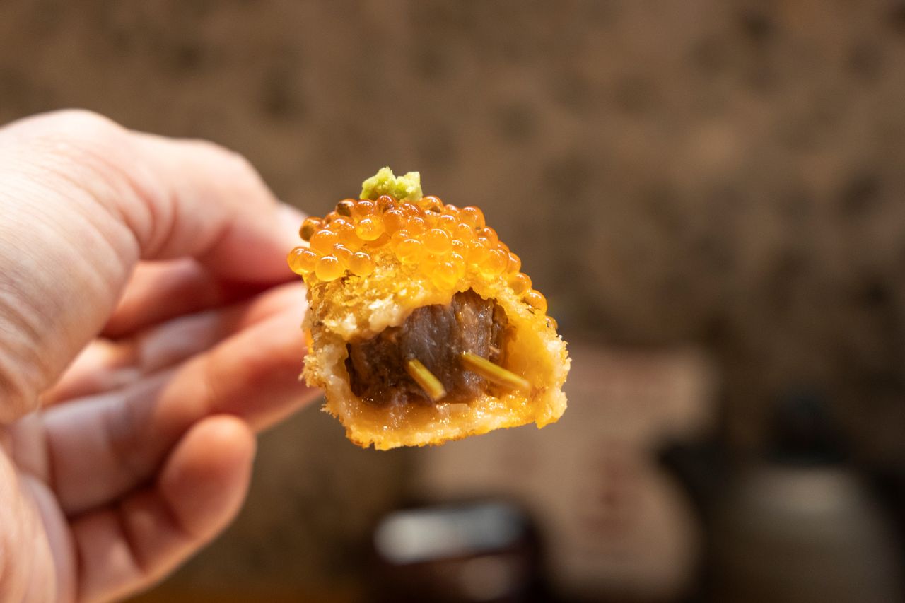 画像1: お串かつとお出汁 串右衛門|個室もある広々とした和モダン空間で創作串カツを!