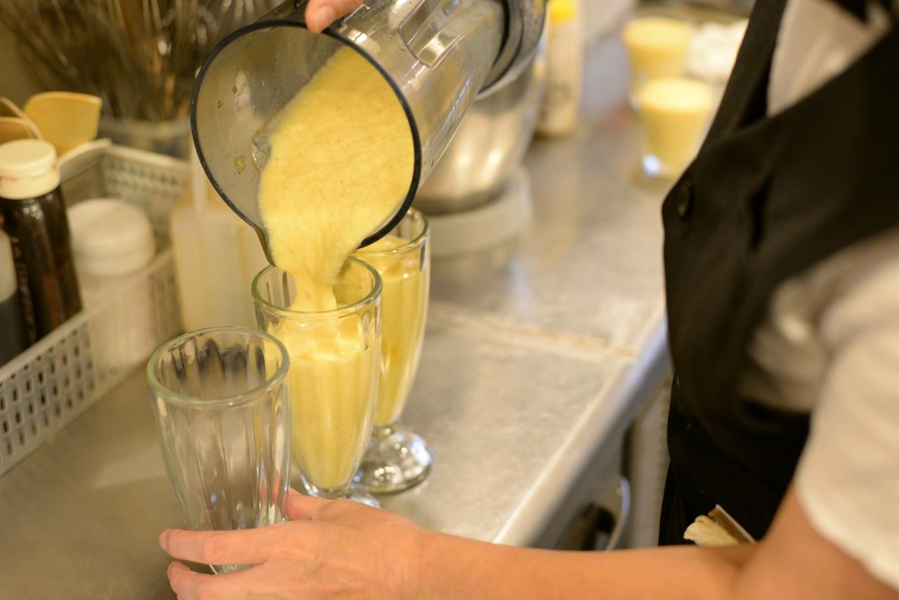 画像2: 千成屋珈琲|元祖のミックスジュースを楽しめる昭和喫茶