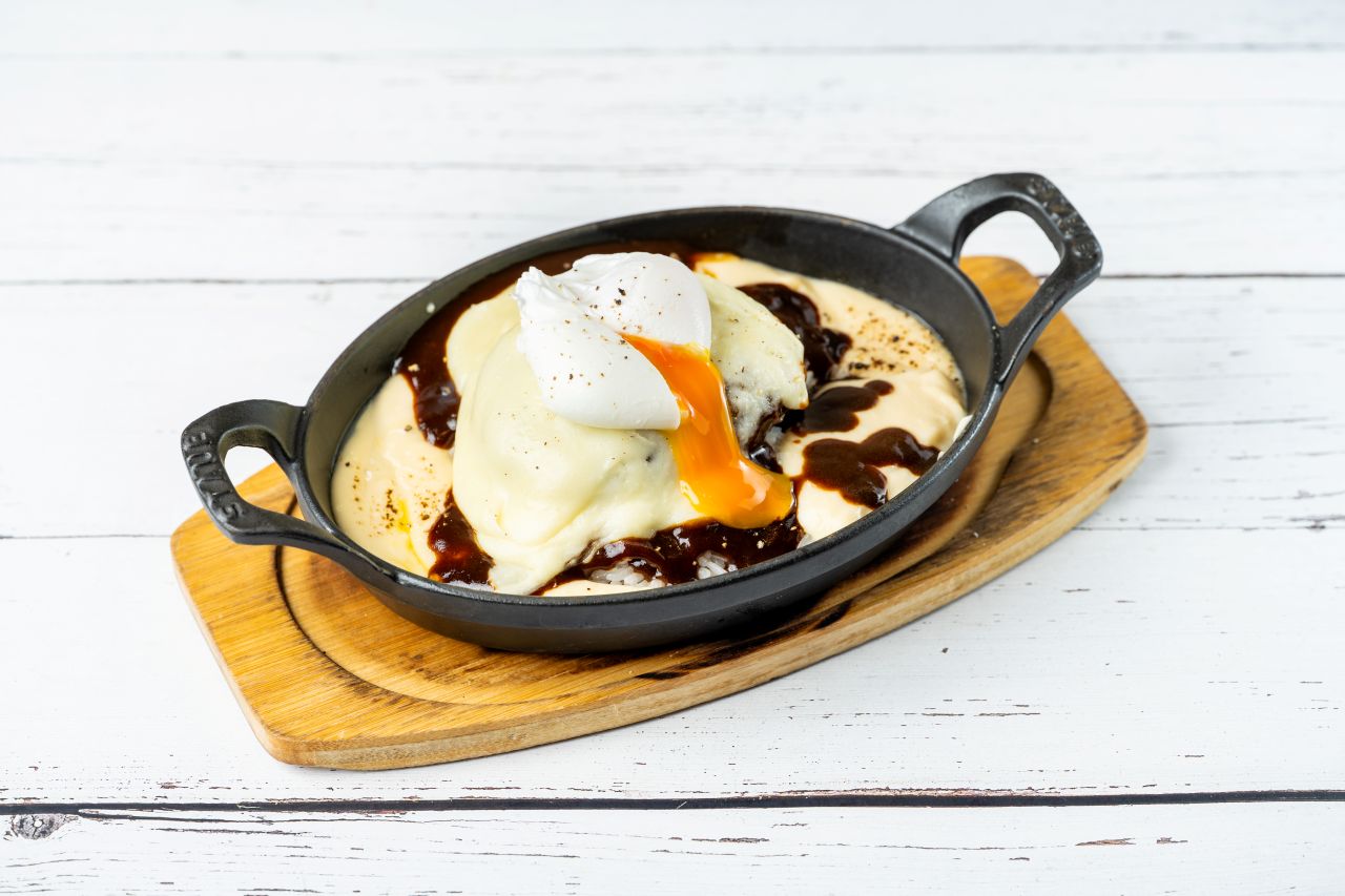 画像: 「とろけるチーズマッシュのロコモコ」平日1,480円、土日祝1,580円 ※期間限定（終了未定）