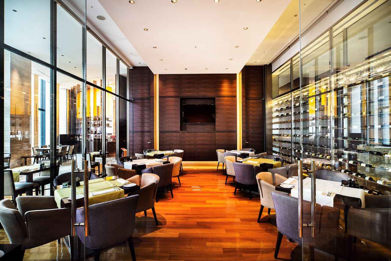 画像1: NOKA Roast & Grill｜20階の眺望と上質な空間でブッフェ付きの豪華ホテルランチ