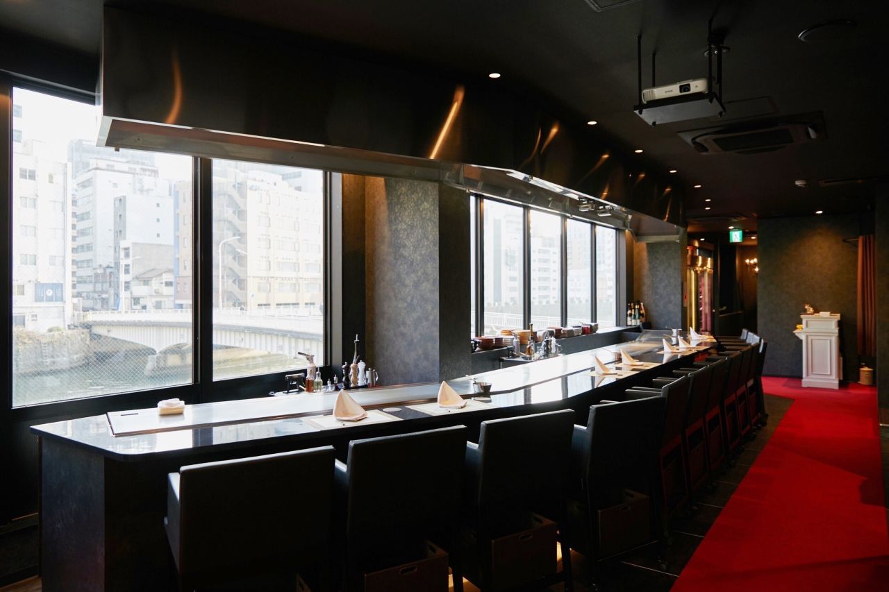 画像2: 蔵人|ライブ感満点の鉄板焼き黒毛和牛ハンバーグに舌鼓!