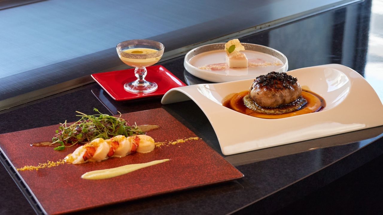 画像1: 蔵人|ライブ感満点の鉄板焼き黒毛和牛ハンバーグに舌鼓!