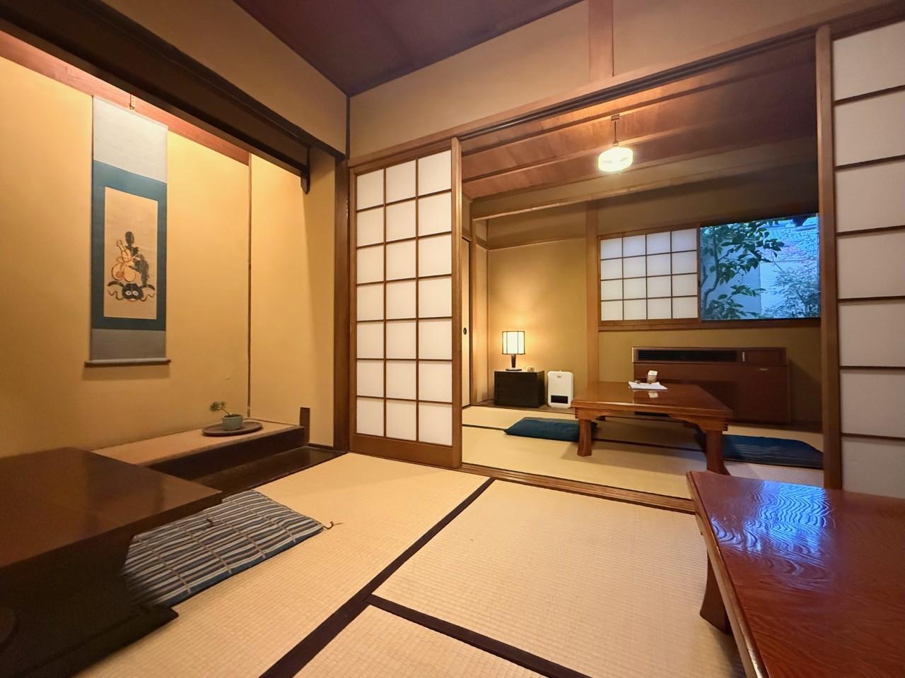 画像: 畳でくつろげるお座敷席