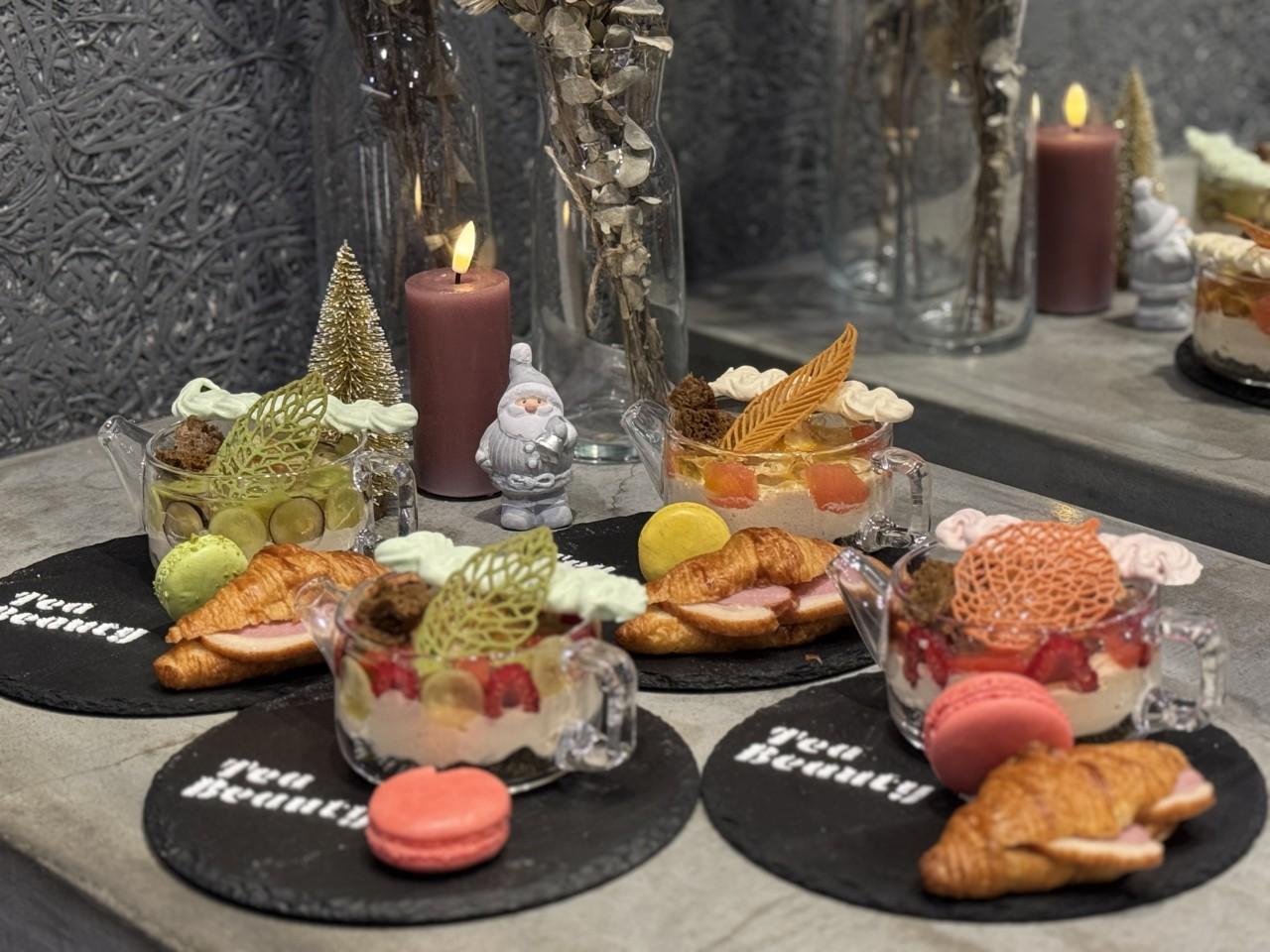 画像: 「紅茶のロイヤルパフェ」(春季・秋季限定・ティーフリー付き60分制2,200円)