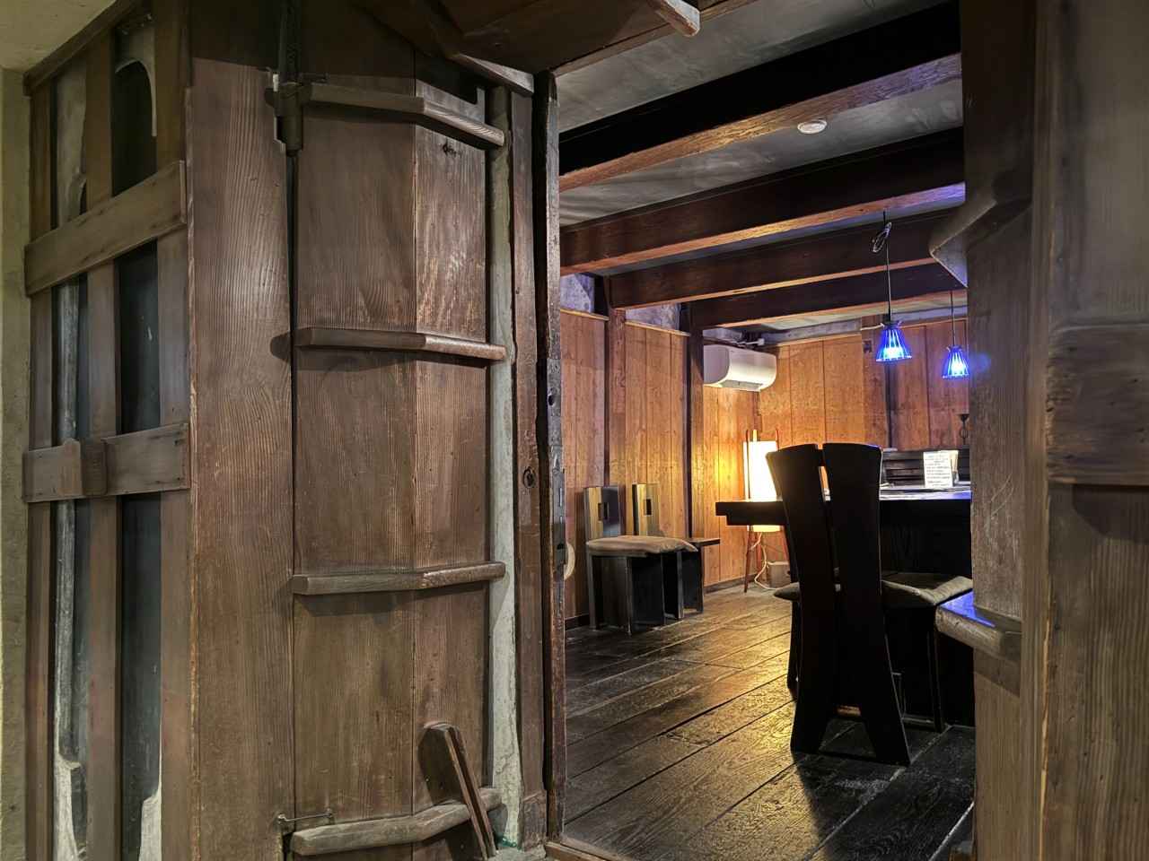 画像: 蔵をそのまま活かした個室