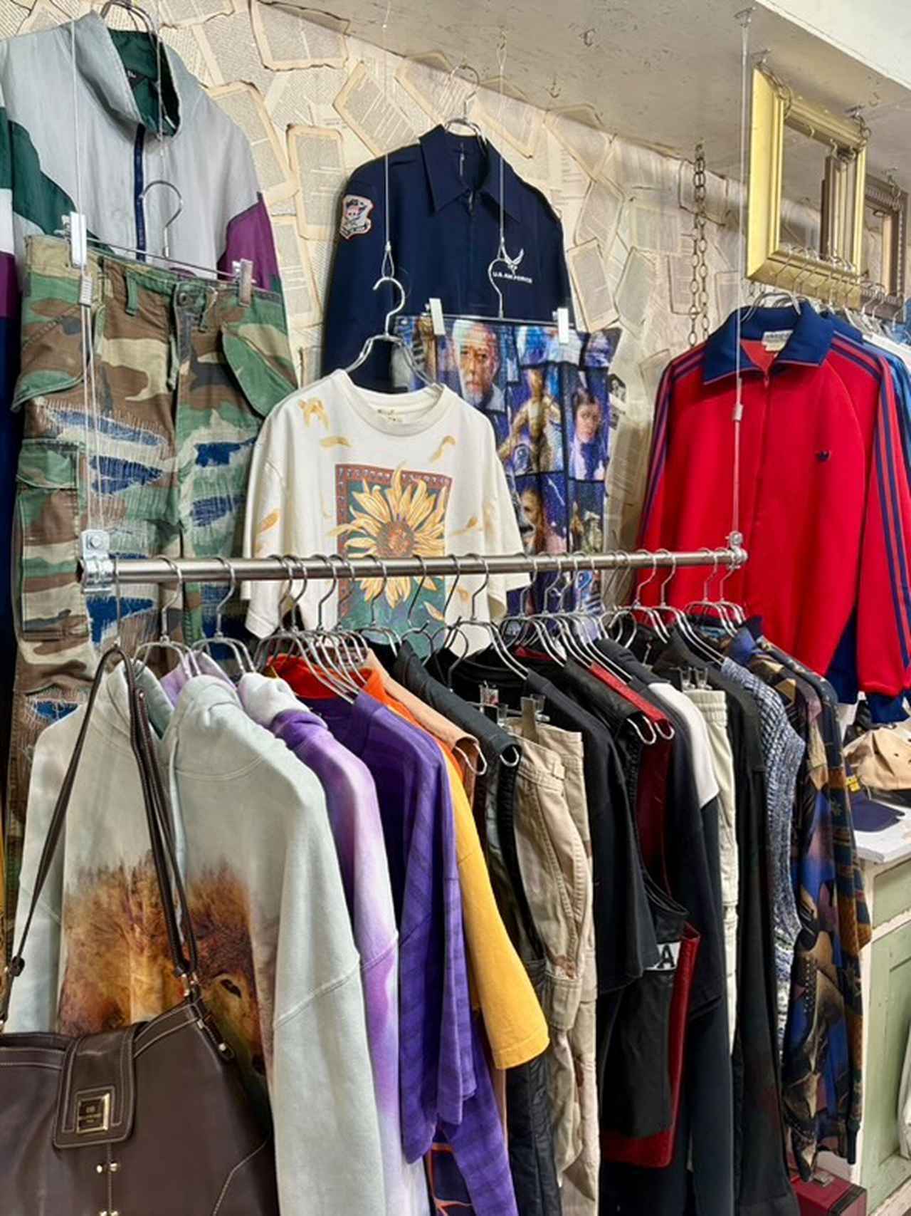 画像11: 中崎町の古着屋5選。アートとファッションの発信地で、自分だけの一着に出会う