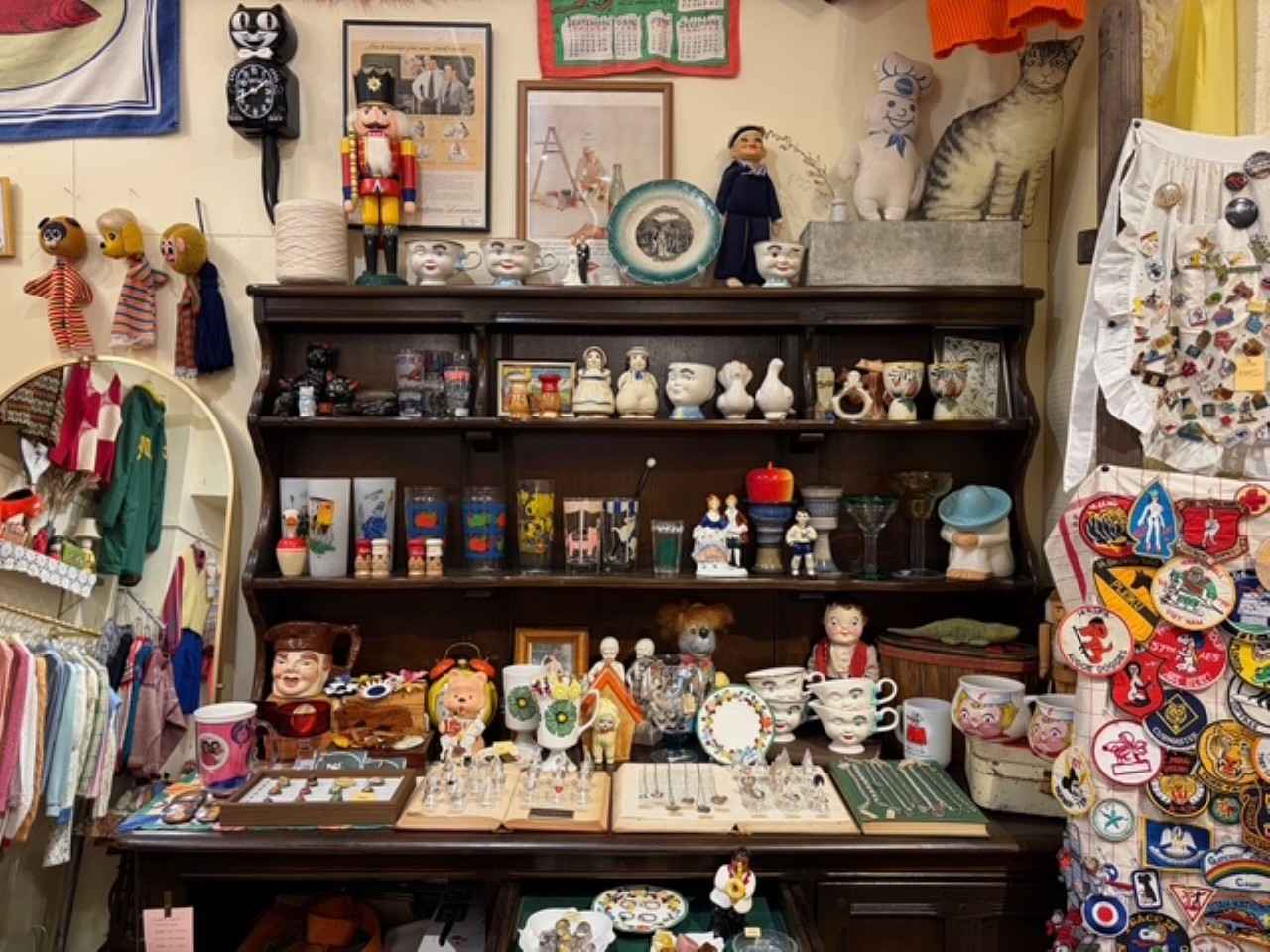 画像: 古着だけでなく、アクセサリーやヴィンテージ雑貨もラインナップ