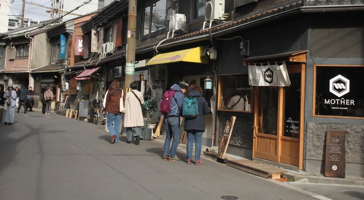 画像1: 中崎町の古着屋5選。アートとファッションの発信地で、自分だけの一着に出会う