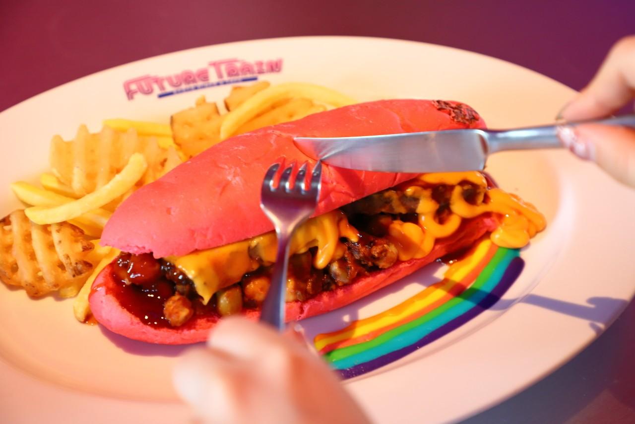 画像: FUTURE TRAIN カラフルチーズドッグ 1,600円