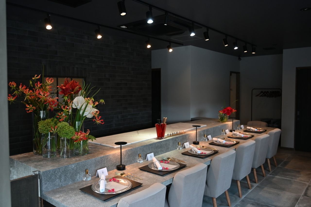 画像2: ⑥ライブ感満点のパフェや、アイスにディップするバターサンドが絶品「TABLE SIX patisserie」