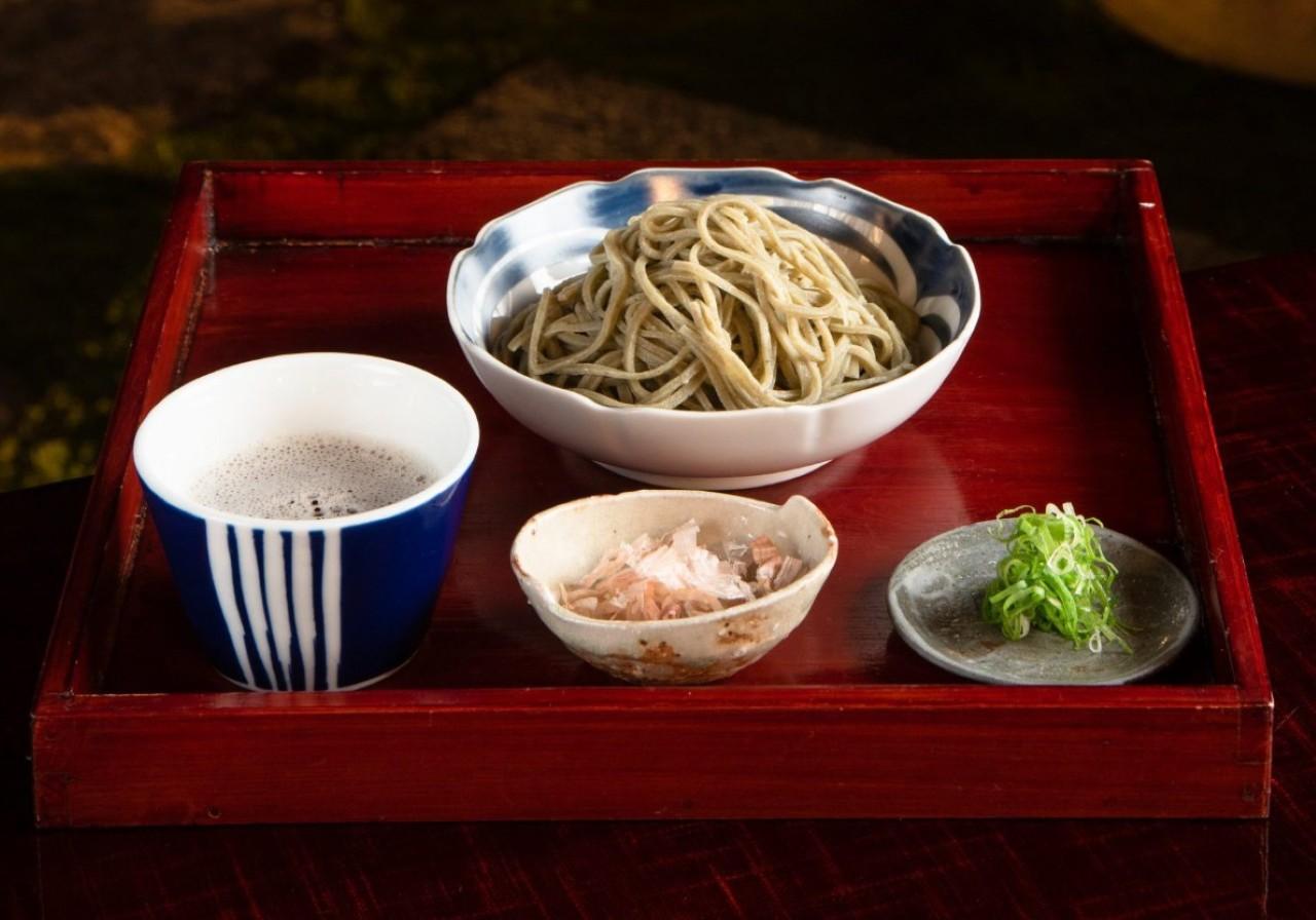 画像3: 昭和天皇も味わった越前そばの老舗「うるしや」