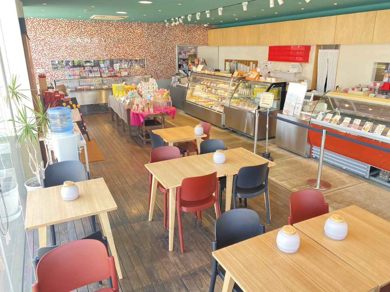 画像2: 甘い休憩が旅のスピードをゆるめてくれる「さんしゅうえん」